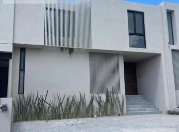 Casa · 310m² · 4 Recámaras · 2 Estacionamientos · Kl/ Renta Casa Nueva de Autor en Privada con Vigilancia. 4 Recámaras