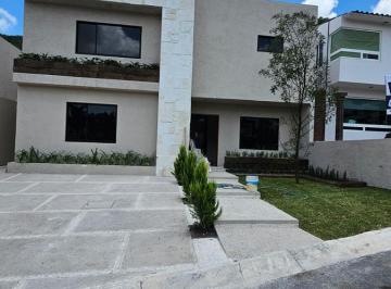 Casa · 278m² · 4 Recámaras · 4 Estacionamientos · Casa Nueva en Venta en Cumbres del Cimatario