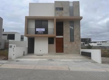 Casa de 4 habitaciones, Querétaro · Casa Nueva en Venta Dentro de Privada con Amenidades Baja de Precio
