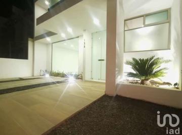 Casa · 250m² · 4 Recámaras · 2 Estacionamientos · Venta de Casa Residencial Platinum Pachuca