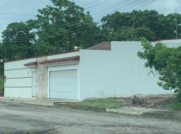 Casa · 313m² · 3 Recámaras · 2 Estacionamientos · Casa - Villahermosa