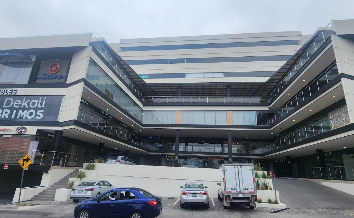 Local Comercial en Renta en Plaza Punto Aura Carretera Nacional