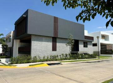 Casa de 4 habitaciones, Zapopan · Venta