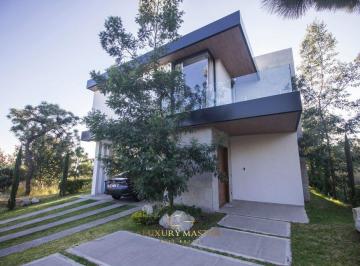 Casa · 313m² · 3 Recámaras · 4 Estacionamientos · Casa en Venta en El Cielo Country Club