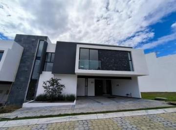 Casa en condominio · 245m² · 4 Recámaras · 2 Estacionamientos · Se Vende Casa Nueva en Fraccionamiento Lomas de Angelópolis III, Parque Veracruz Puebla