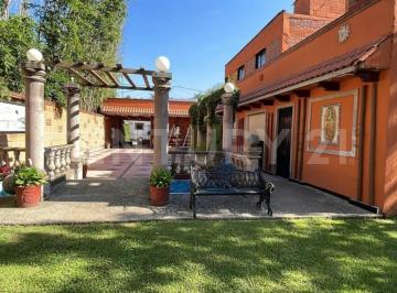 Local comercial · 145m² · 6 Estacionamientos · Venta de Jardin de Fiestas en El Centro de Jiutepec Morelos
