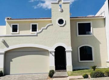 Casa · 356m² · 3 Recámaras · 2 Estacionamientos · Cumbres V por Colegio Everest