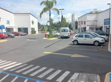 Local en centro comercial , Querétaro · Locales Comerciales en P. B. y Oficinas con Diferetes Superficies