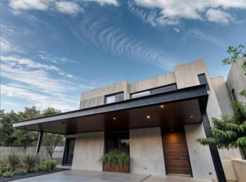 Casa de 4 habitaciones, Querétaro · Residencia de Autor en Altozano, 4 Recámaras, 6 Baños, 3 Autos Techados, de Lujo