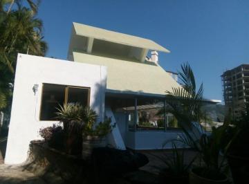 Casa en condominio · 230m² · 2 Recámaras · 2 Estacionamientos · Casa en Venta