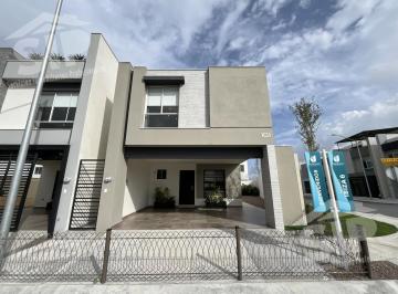 Casa · 160m² · 3 Recámaras · 2 Estacionamientos · Casa de 2 Plantas en Venta en Apodaca