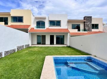 Casa · 190m² · 4 Recámaras · 2 Estacionamientos · Casa en Fraccionamiento en Real del Puente Xochitepec - Roq - 1250 - Fr