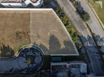 Terreno / Lote · 680m² · Terreno en Las Lomas Golf Condominio del Río 31