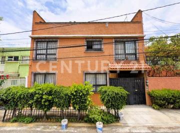 Casa · 396m² · 8 Recámaras · 2 Estacionamientos · Casa en Venta en Campestre Churubusco, Coyoacán, Cdmx