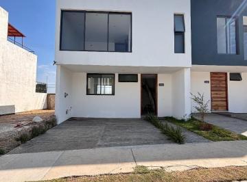 Casa en condominio de 4 habitaciones, Zapopan · Casa en Venta en Valle Imperial