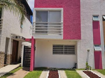 Casa de 3 habitaciones, Zapopan · Venta de Casa con Roof Garden en Tierra Residencial