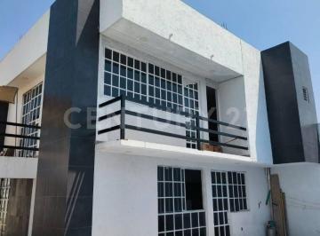 Casa · 236m² · 4 Recámaras · 5 Estacionamientos · Venta de Casa en San Juan Texcalpan, Atlatlahucan, Morelos.
