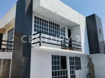 Casa · 236m² · 4 Recámaras · 5 Estacionamientos · Venta de Casa en San Juan Texcalpan, Atlatlahucan, Morelos.