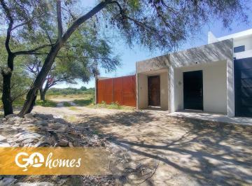 Casa de 3 habitaciones, Tequisquiapan · Casa con 248 m² de Superficie de Terreno y 3 Recámaras en Venta en Tequisquiapan Centro