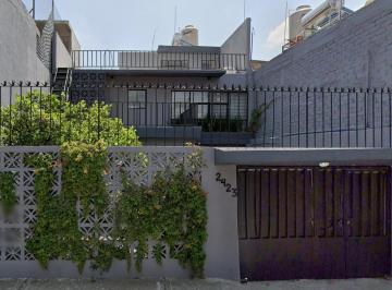 Casa de 3 habitaciones, Iztacalco · "Tu Hogar Ideal en Iztacalco: Espaciosa Casa con Excelente Conectividad"