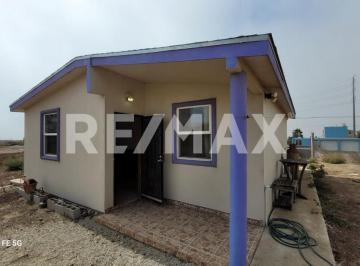 Casa · 200m² · 1 Recámara · 2 Estacionamientos · Casa en Venta Rodeada de Naturaleza en Misión del Mar I - (4)