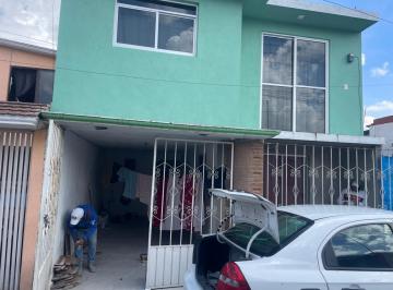 Casa · 84m² · 4 Recámaras · 1 Estacionamiento · Casa en Venta en Santa Ana Tlapaltitlan