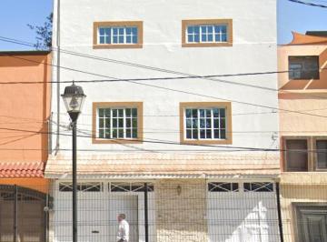 Casa de 3 habitaciones, Coyoacán · Bonita Casa en Coyoacan, Remate Hipotecario Muy Cerca de Parque Asturias.