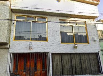 Casa de 4 habitaciones, Gustavo A. Madero · Casa en Remate Bancario en Santa María Cerca del Deportivo Galeana