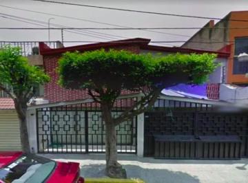 Casa de 4 habitaciones, Gustavo A. Madero · Casa en Lindavista en Remate Bancario