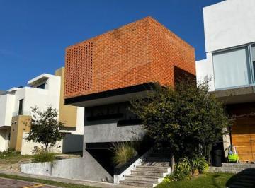 Casa en condominio de 3 habitaciones, Zapopan · Casa en Venta en Bosques Vallarta Coto Amate