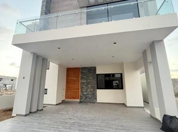 Casa de 4 habitaciones, Mazatlán · Casa en Venta en Mazatlan de 4 Recamaras en Privada con Alberca en Maralto, a Solo Pasos del Mar