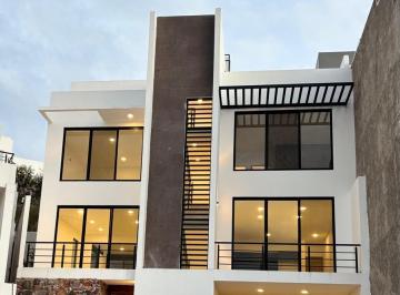 Casa · 360m² · 4 Recámaras · 3 Estacionamientos · Casa - Fraccionamiento Zibatá
