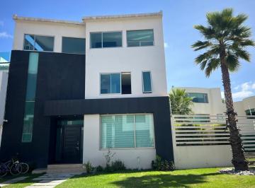 Casa de 4 habitaciones, Pachuca · Venta Casa Residencial ¡Oferta Especial! Fracc. Exhda La Luz Pachuca