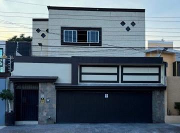Casa de 1 habitación, Zapopan · Renta de Amplia Habitación, Exclusivo Estudiantes