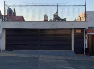 Casa · 128m² · 3 Recámaras · 2 Estacionamientos · Venta de Casa en Lomas Verdes