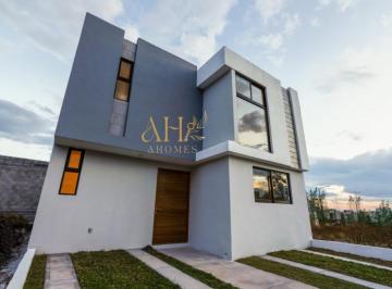 Casa · 120m² · 3 Recámaras · 2 Estacionamientos · Casa - La Meseta