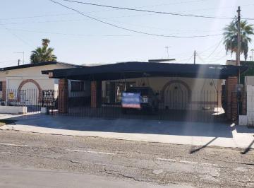Casa · 232m² · 5 Recámaras · 3 Estacionamientos · Casa en Venta Fracc. Villafontana, Mexicali