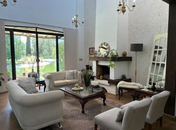 Casa en condominio de 4 habitaciones, Aguascalientes · Casa Venta Al Surponiente en Jardines de La Fuentes en Aguascalientes.