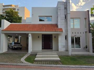 Casa · 600m² · 5 Recámaras · Casa en Venta Fracc. Los Almendros