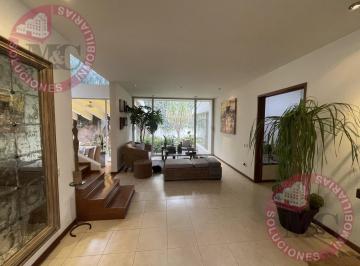 Casa · 700m² · 3 Recámaras · 3 Estacionamientos · Residencia de Lujo en Venta en Campestre La Herradura Al Norte de Aguascalientes