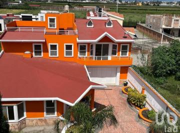 Casa · 1010m² · 11 Recámaras · 5 Estacionamientos · Venta de Casa y 3 Departamentos en Chipilo, Puebla