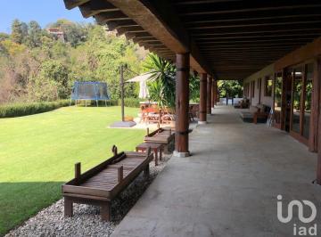 Casa · 520m² · 5 Recámaras · 4 Estacionamientos · Casa en Veta en Valle de Bravo, Estado de México
