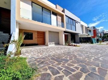 Casa en condominio · 225m² · 3 Recámaras · 2 Estacionamientos · Residencia en Coto Privado con Casa Club y Seguridad Privada