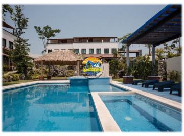 Casa de 3 habitaciones, Xochitepec · Casas con Alberca y Roof Garden con Jacuzzi