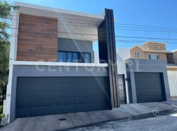 Casa · 320m² · 3 Recámaras · 5 Estacionamientos · Casa en Venta en Fraccionamiento Lomas La Salle Chihuahua, Chih.