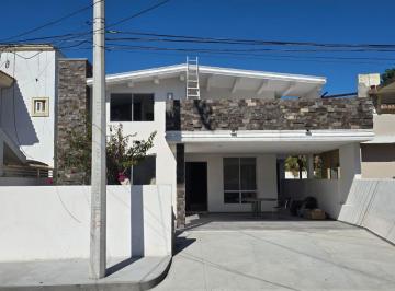 Casa · 470m² · 4 Recámaras · Casa en Petrolera