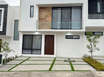 Casa en condominio de 4 habitaciones, El Marqués · Casa en Venta en Zibata | Cine y Más!