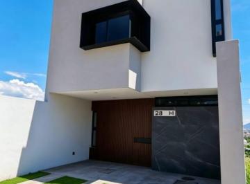 Casa · 115m² · 3 Recámaras · 2 Estacionamientos · Casa en Venta