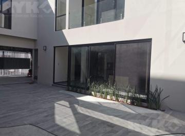 JARDÍN LATERAL · Casa en Venta en Fraccionamiento Privado Al Sur de Monterrey, Equipada