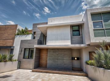 Casa de 3 habitaciones, El Marqués · Residencia en Venta en El Mirador, 3 Niveles, Roof Garden, 3 Recámaras, 3 Baños
